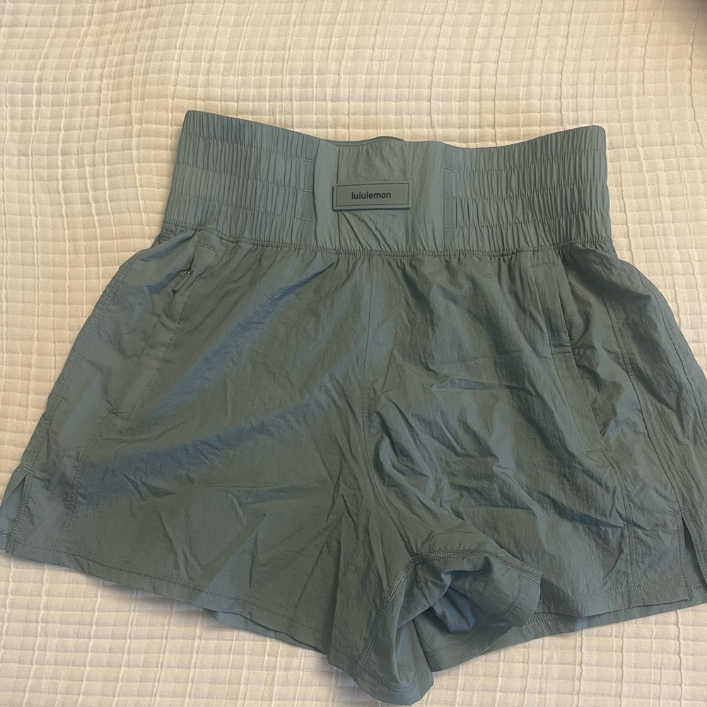 lululemon athletica Green Athletic Shorts Lightweight Elastic Waist